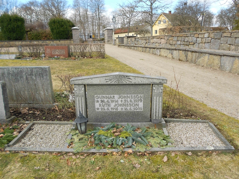 Grave number: NÅ N1    37, 38