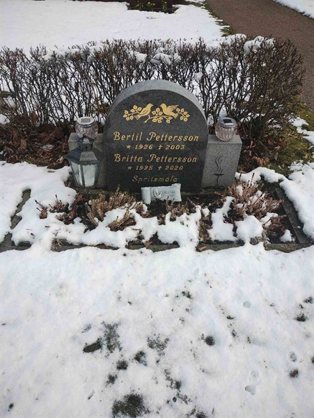 Grave number: AK C   329, 330