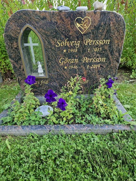Grave number: 451 05 11