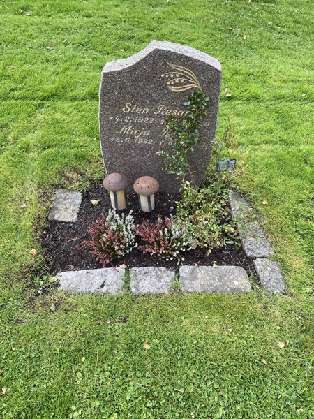 Hautatunnus: 2 C   351-352