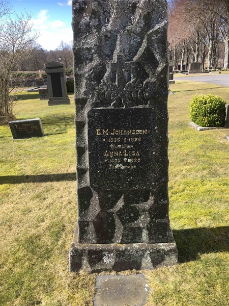 Grave number: 1 G   252, 253