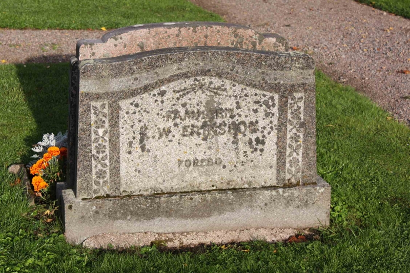 Grave number: 1 K L   84