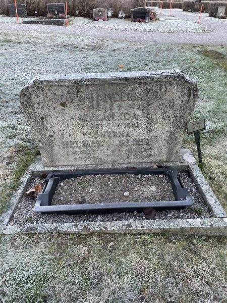 Hautatunnus: 3 H    47-48