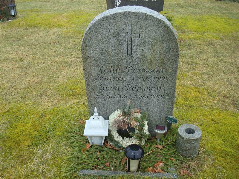 Grave number: BR D   153, 154