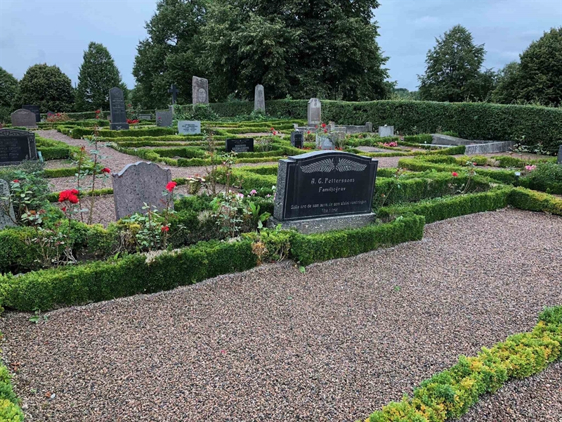 Grave number: Kå 28    18, 19, 20, 21, 22