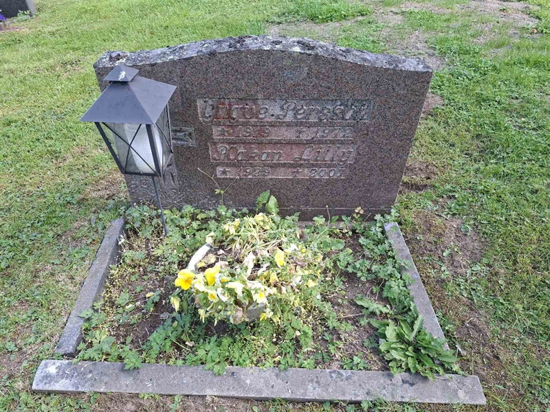 Grave number: 001 2   823
