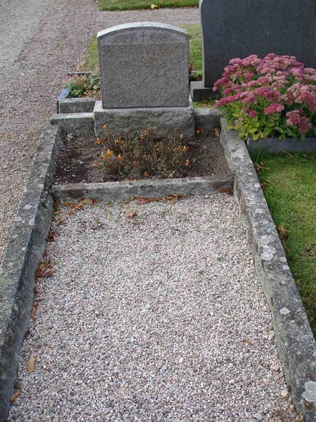 Grave number: FN R    19