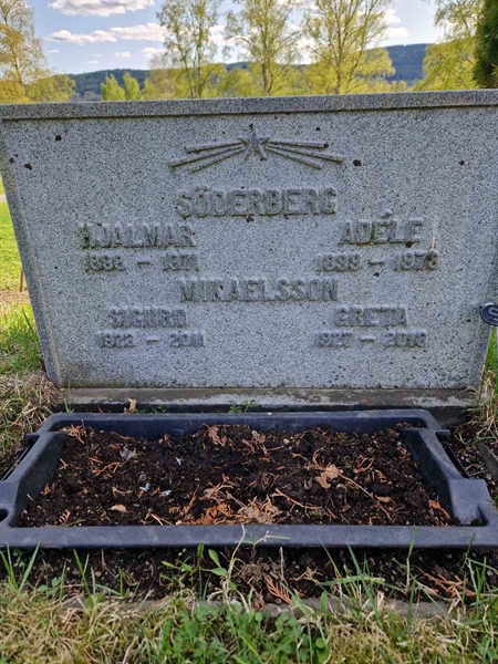 Grave number: 501 22 4764-4766