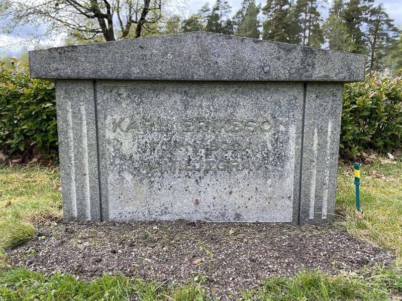 Grave number: 1 04 172, 173