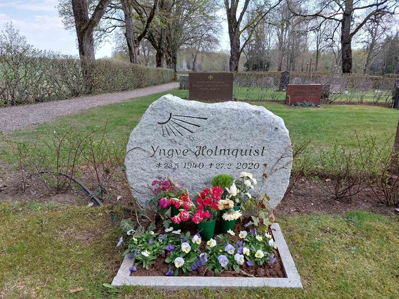Grave number: HÖ 6   52