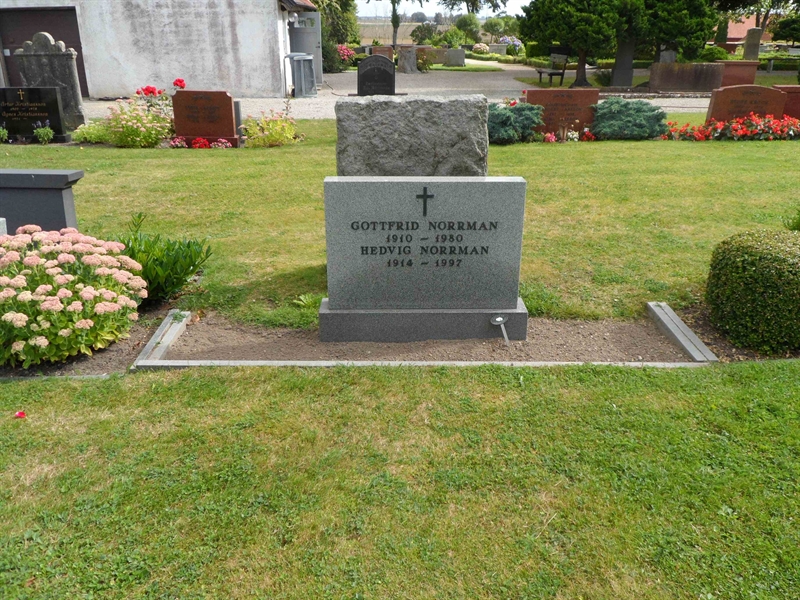 Grave number: SK D   156, 157