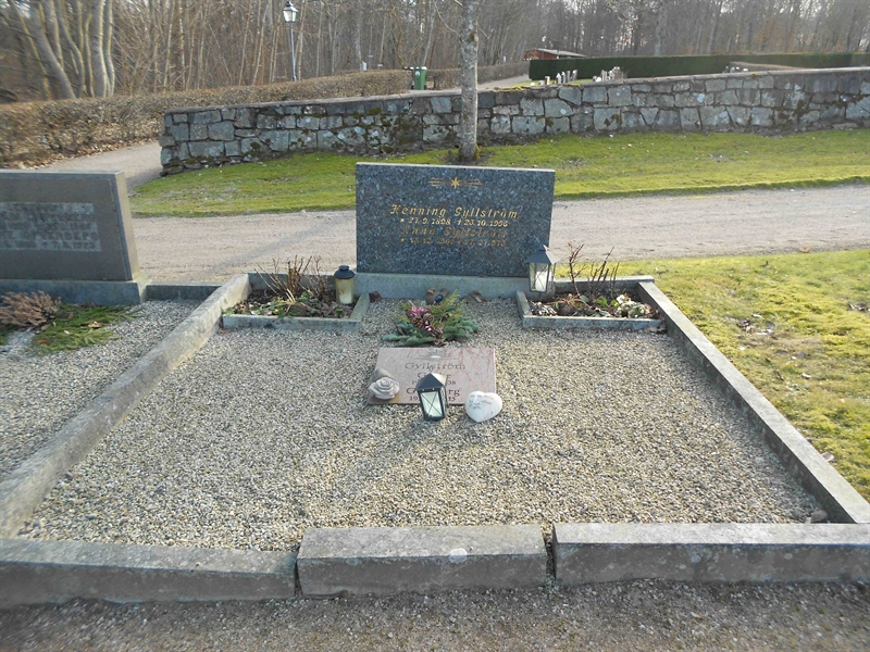 Grave number: NÅ M5    12, 13