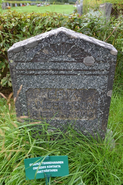 Grave number: 11 4   318