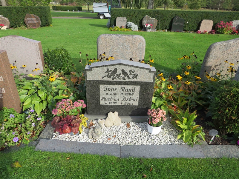 Grave number: 1 08   29