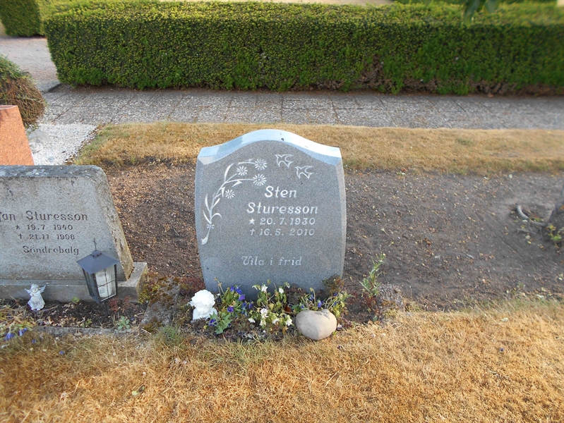 Grave number: HK C2    13