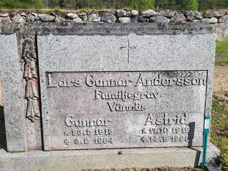 Grave number: 001 1    70