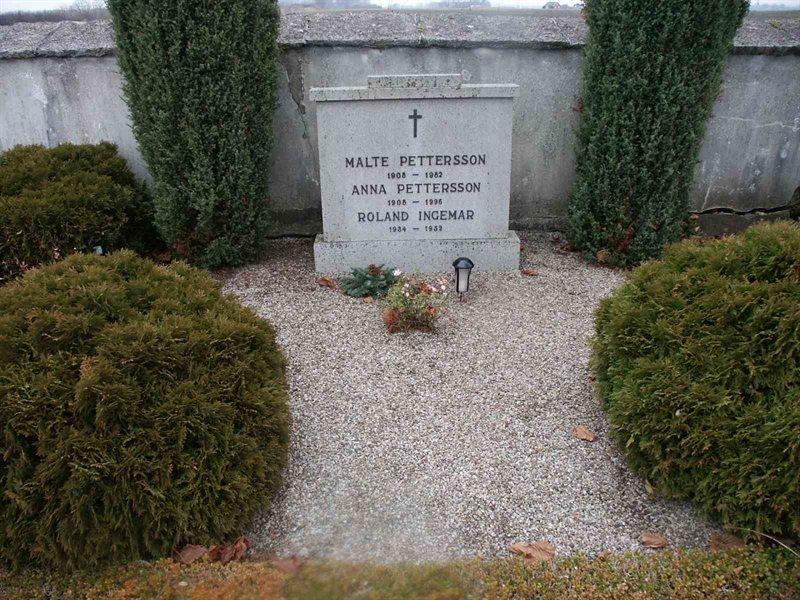 Grave number: KK NÖ E    16-18