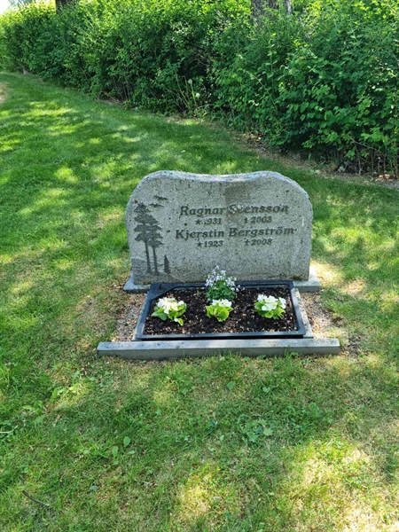 Grave number: 1 F2   155-156