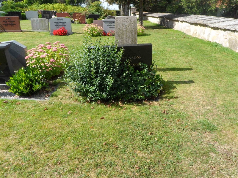 Grave number: SK D   169, 170