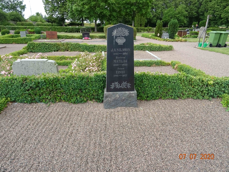 Grave number: NK 3 FB    10, 11, 12
