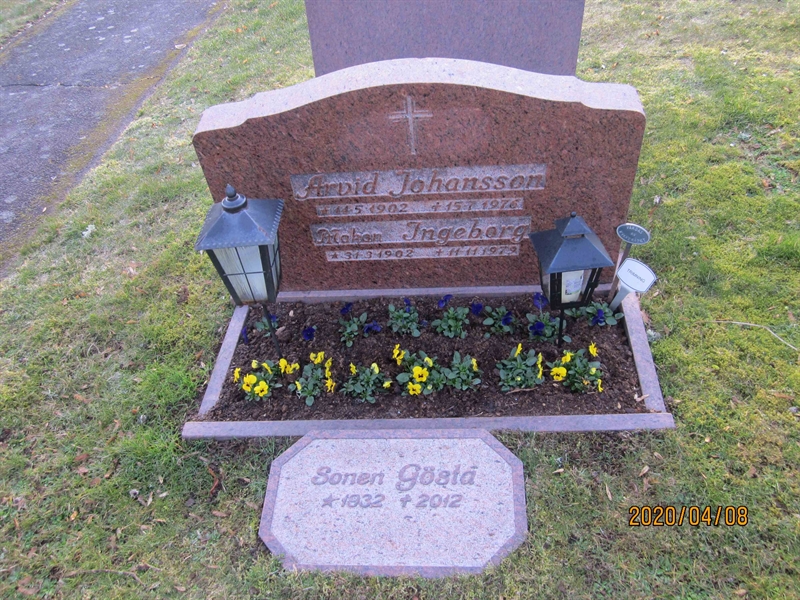 Grave number: 02 J   41