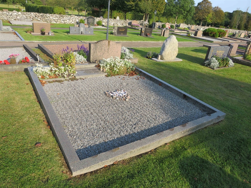 Grave number: 1 02   60