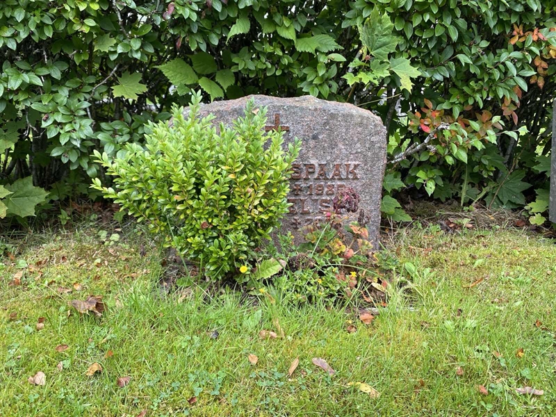 Grave number: 2 6   0U142