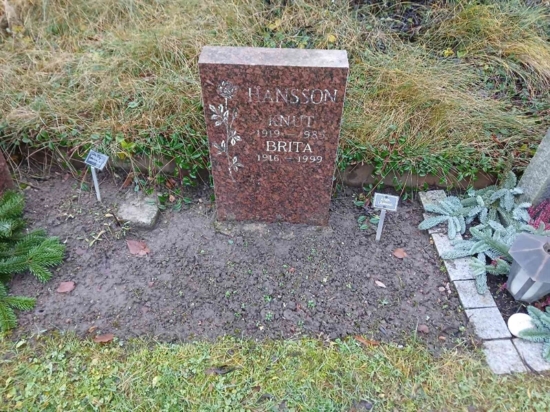 Grave number: FE K    52