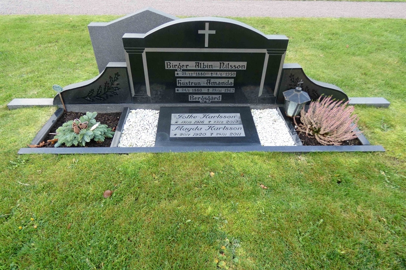 Grave number: TR 3    94