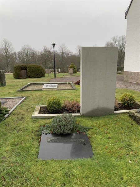 Grave number: SÖ B    36, 37