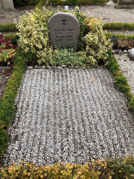 Grave number: UK 3    48A