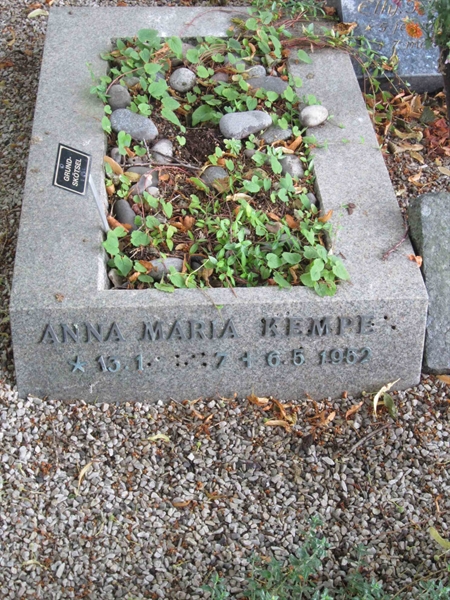 Grave number: MAN 02    06