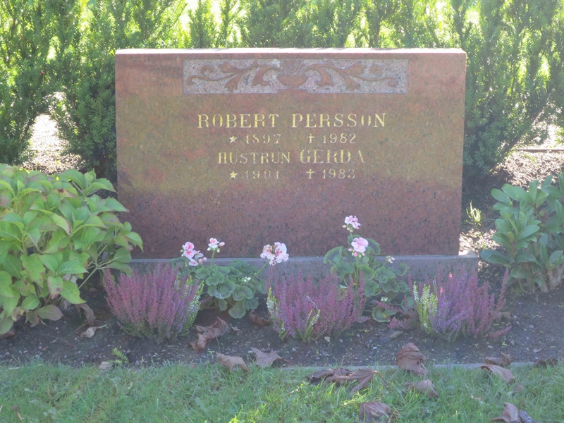 Grave number: HÖB 56     9