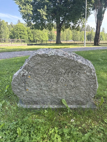 Grave number: H 9   235