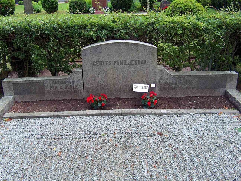 Grave number: HÖB GL.R    57