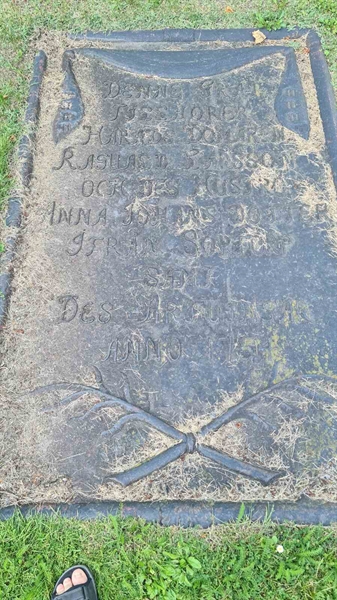 Grave number: M S   16, 16a