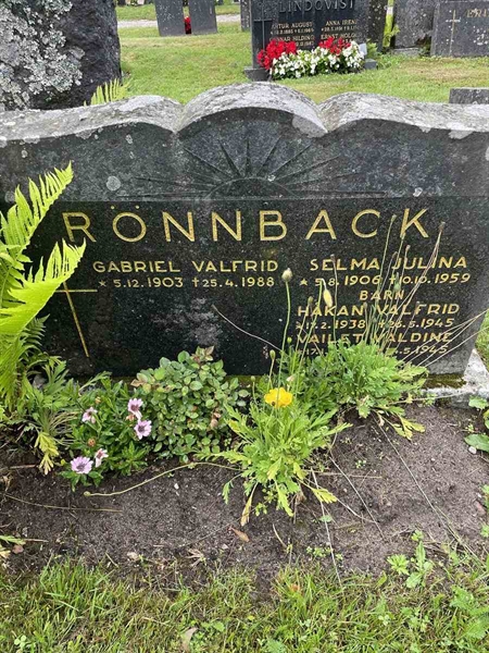 Grave number: N 4 4   553a