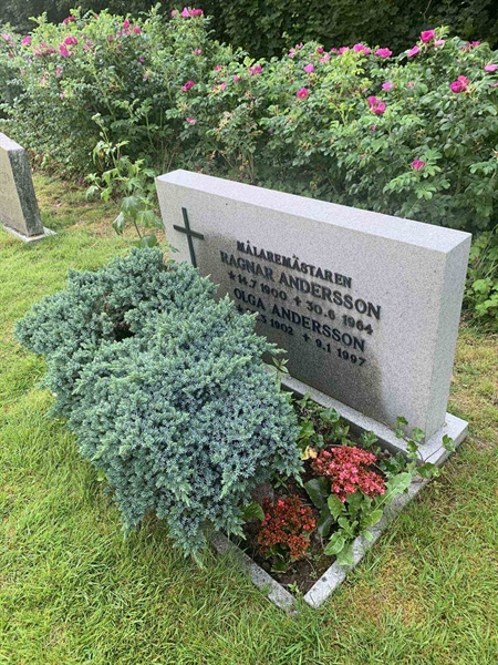 Grave number: NK E   239, 240