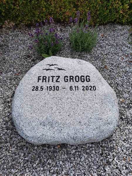 Grave number: RÄ 6    14