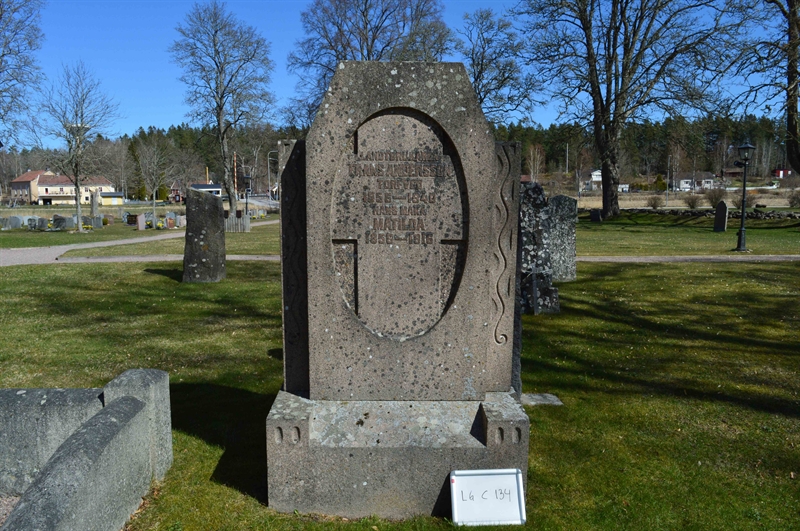 Grave number: LG C   134