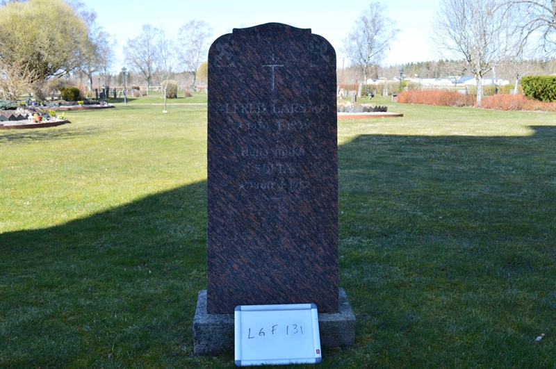 Grave number: LG F   131