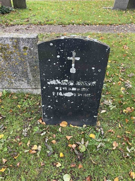 Grave number: ÖV B    18