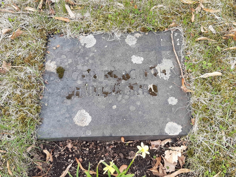 Grave number: NO 24    44