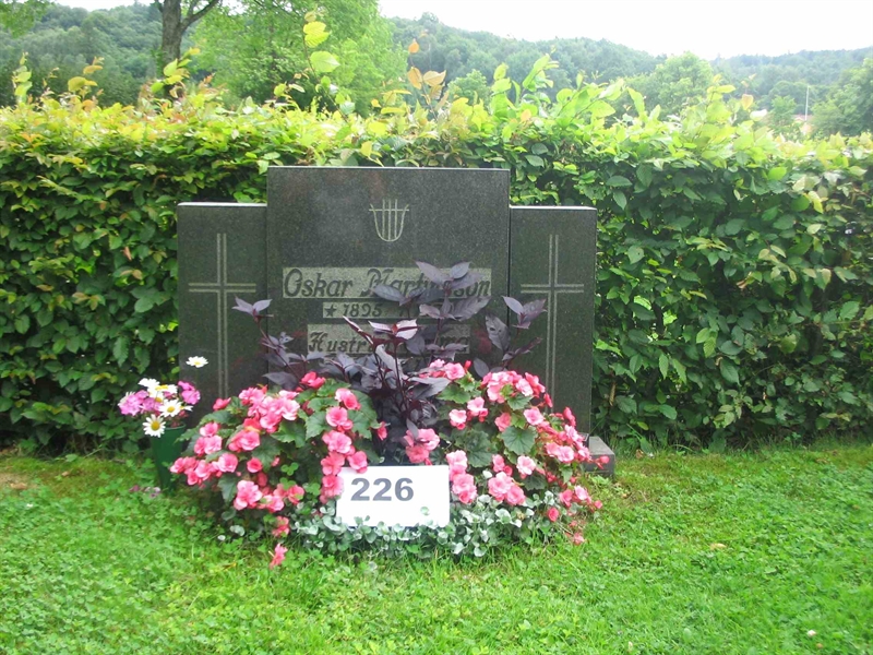 Gravnummer: FK 02    226