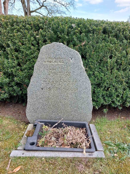 Grave number: HÖ 10   32