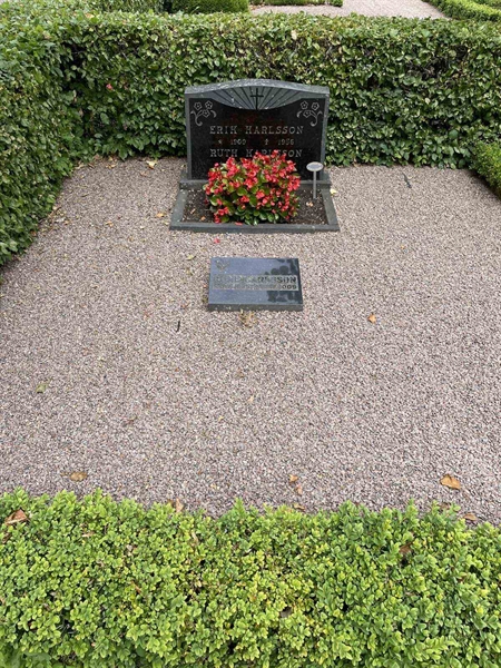 Grave number: EK H 2     9