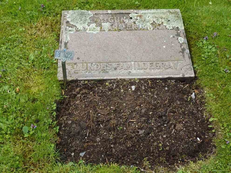 Grave number: 1 G   92