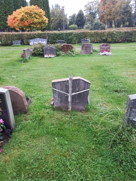 Hautatunnus: NK F B  1018