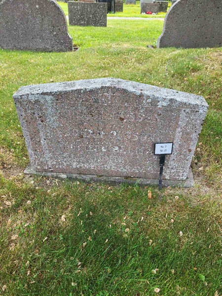 Grave number: kö 01 07    19-21