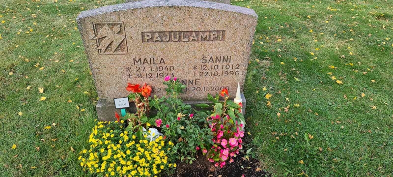 Grave number: M H   90, 91, 92
